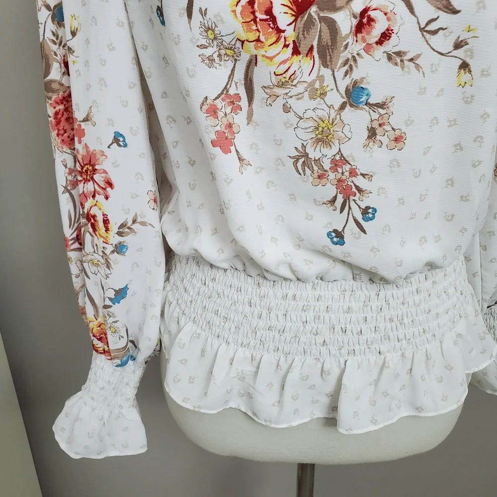 Meraki Mock Neck Smocked floral Top - Picture 6 of 12